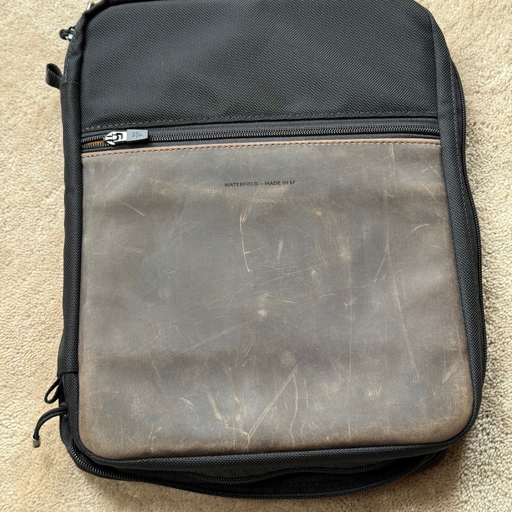 Waterfield EXECUTIVE FOLIO FOR LAPTOPS AND TABLETS